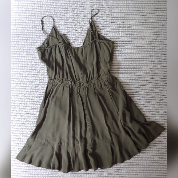 EXPRESS Ruffle Dress Olive Green Size M - Picture 5 of 8